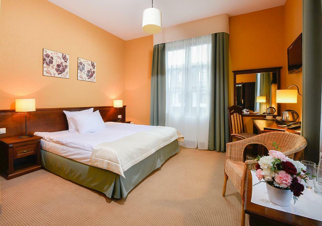Hotel Nowodwory チェハノビエツ エクステリア 写真