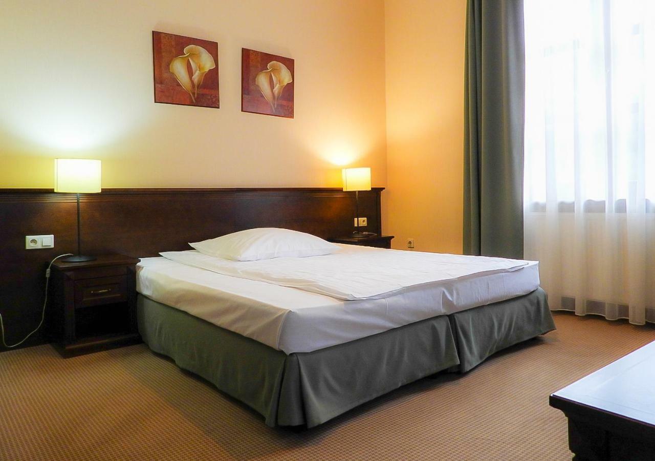 Hotel Nowodwory チェハノビエツ エクステリア 写真
