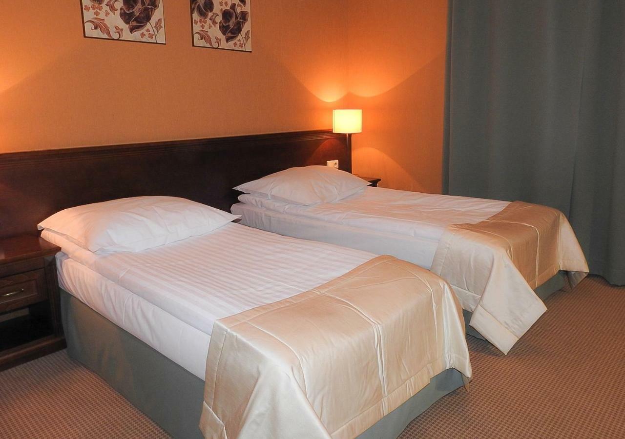 Hotel Nowodwory チェハノビエツ エクステリア 写真