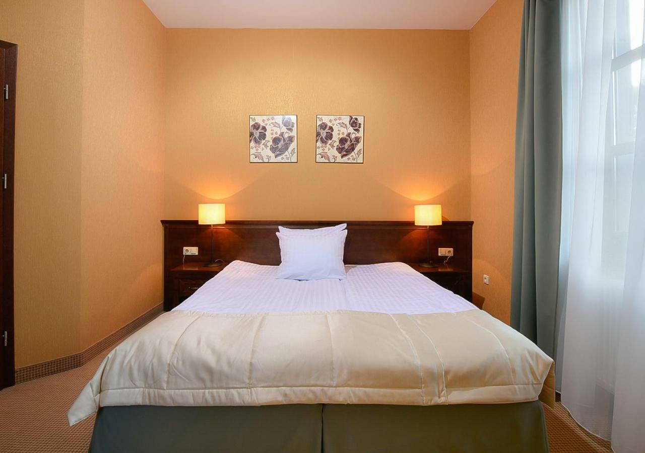 Hotel Nowodwory チェハノビエツ エクステリア 写真