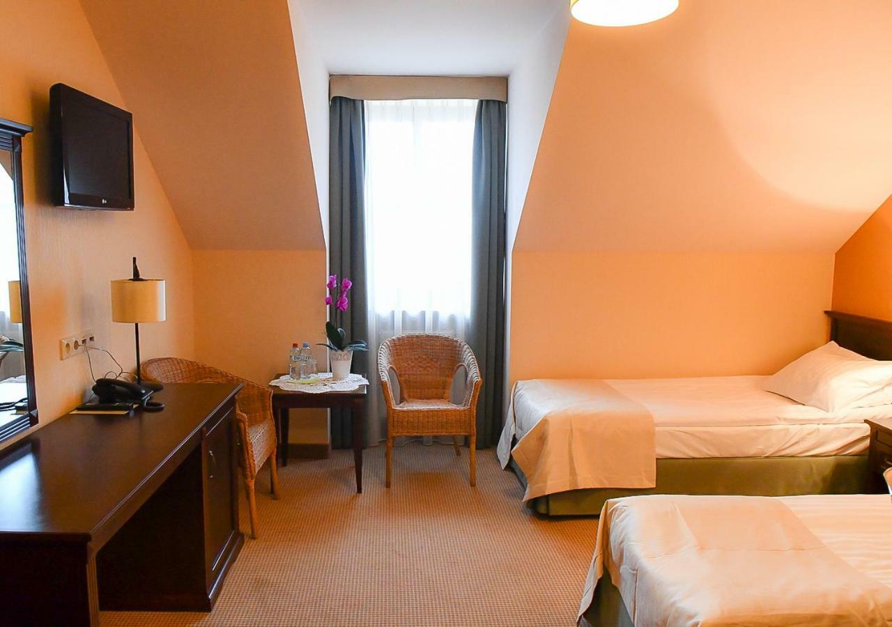 Hotel Nowodwory チェハノビエツ エクステリア 写真