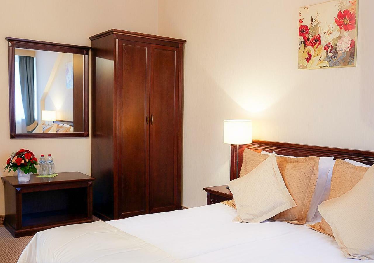 Hotel Nowodwory チェハノビエツ エクステリア 写真