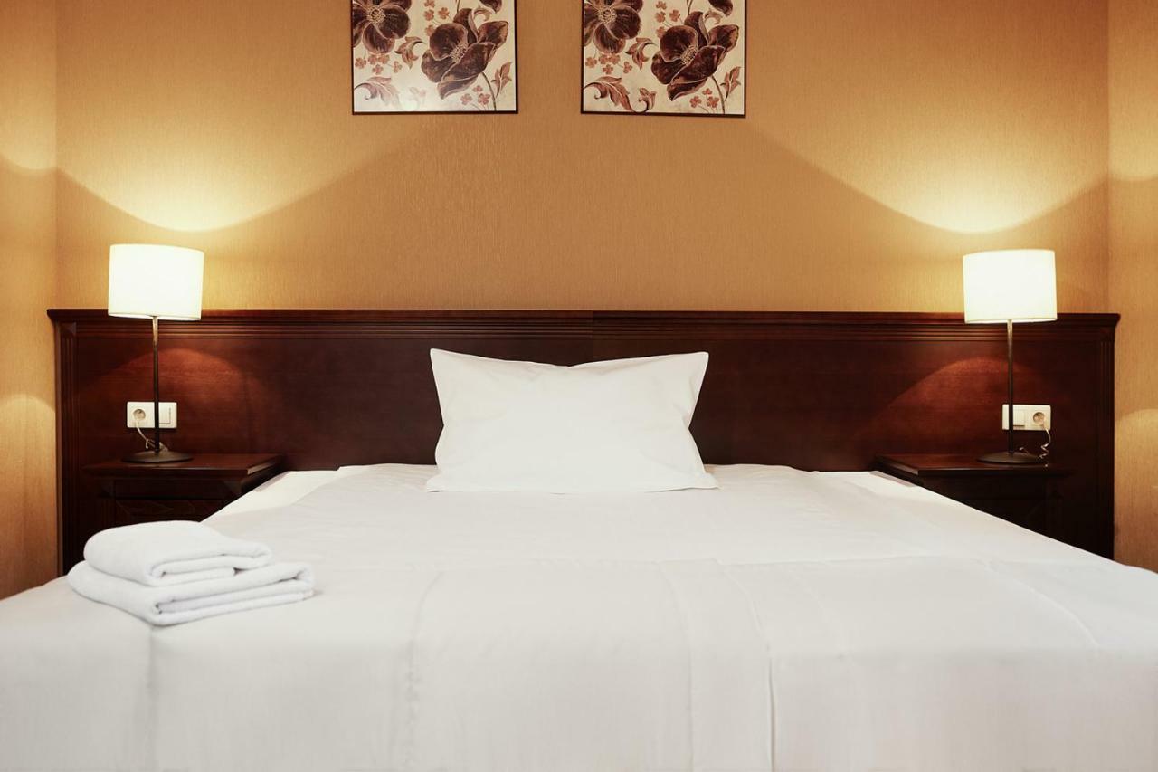 Hotel Nowodwory チェハノビエツ エクステリア 写真
