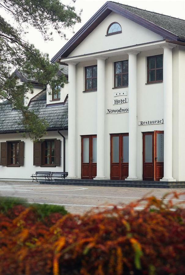 Hotel Nowodwory チェハノビエツ エクステリア 写真